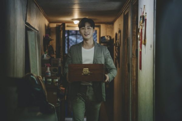 park seo joon di film parasite sub indo viu