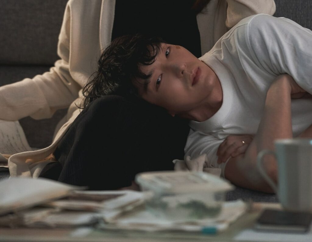 Sinopsis Flower of Evil Episode 3 Viu