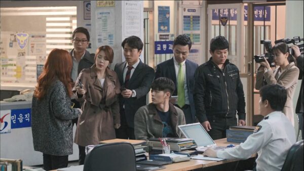 nonton streaming atau download hyde, jekyll, me episode 17 sub indo viu