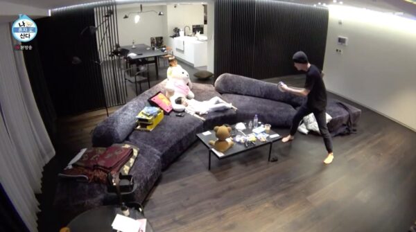 nonton streaming download kshow I Live Alone Kai EXO sub Indo di Viu