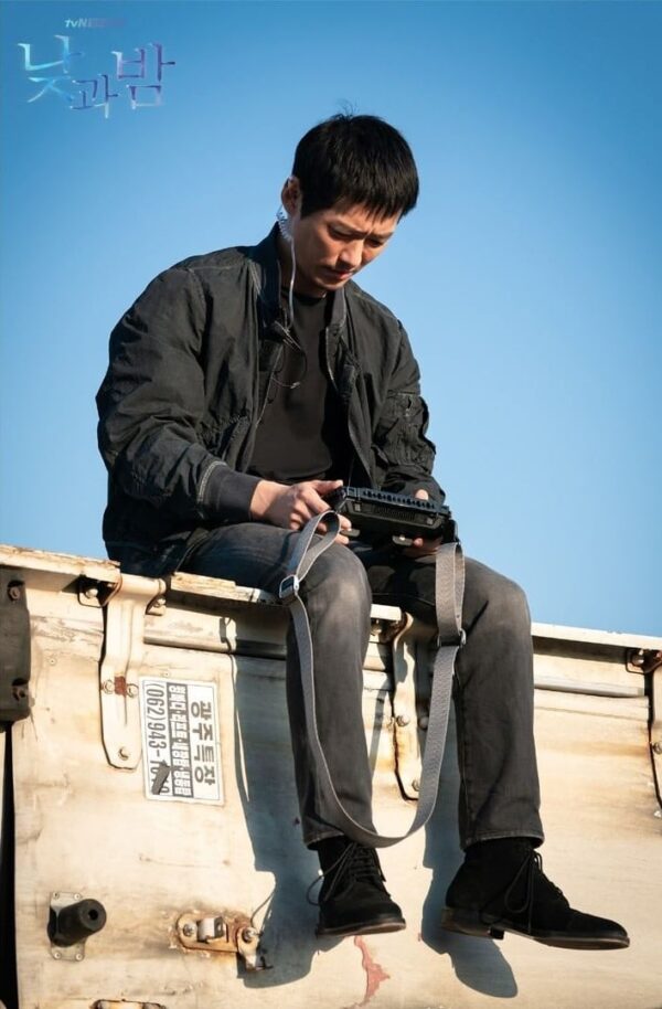 nonton streaming atau download drakor awaken sub indo viu