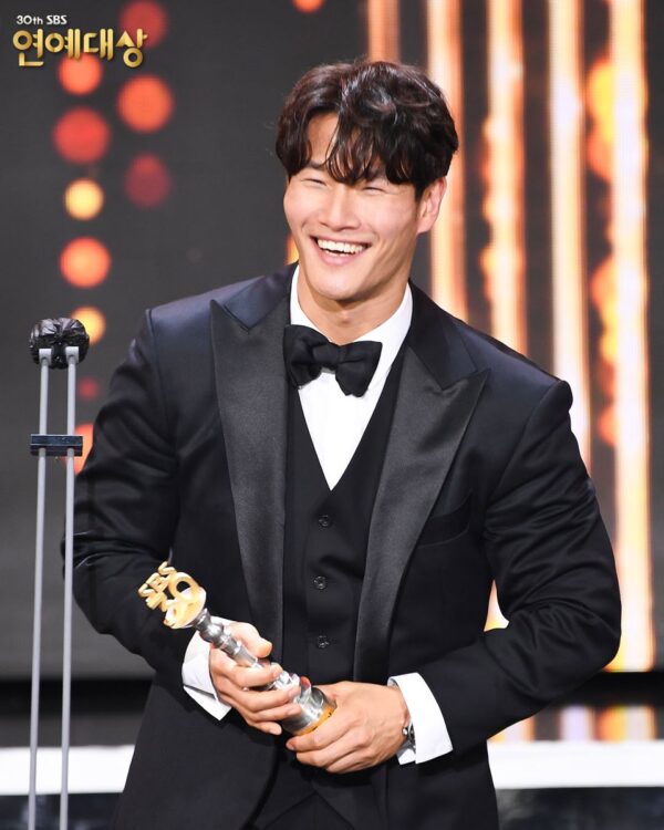 nonton streaming atau download sbs entertainment awards 2020 sub indo viu