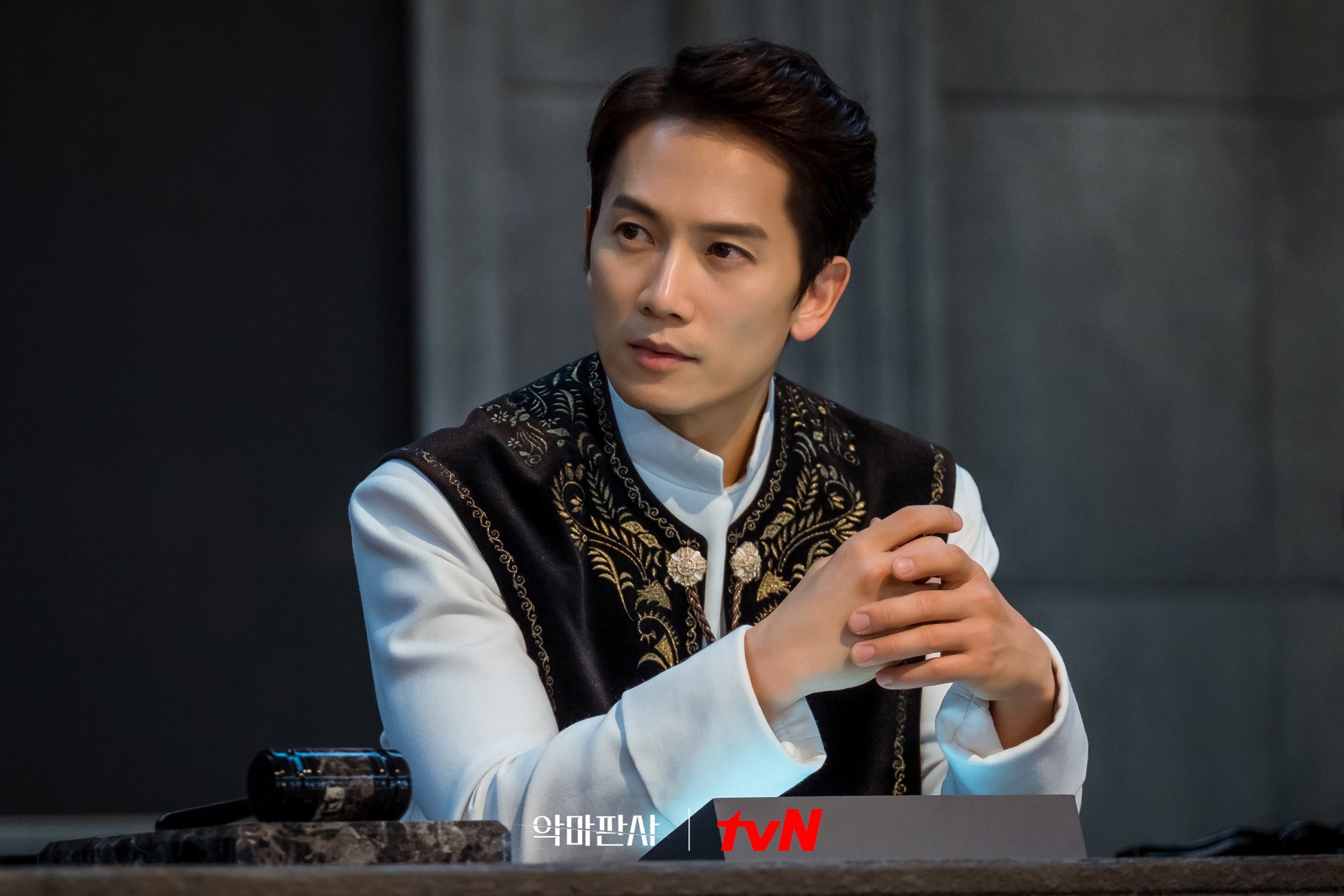nonton streaming atau download drama korea the devil judge sub indo viu