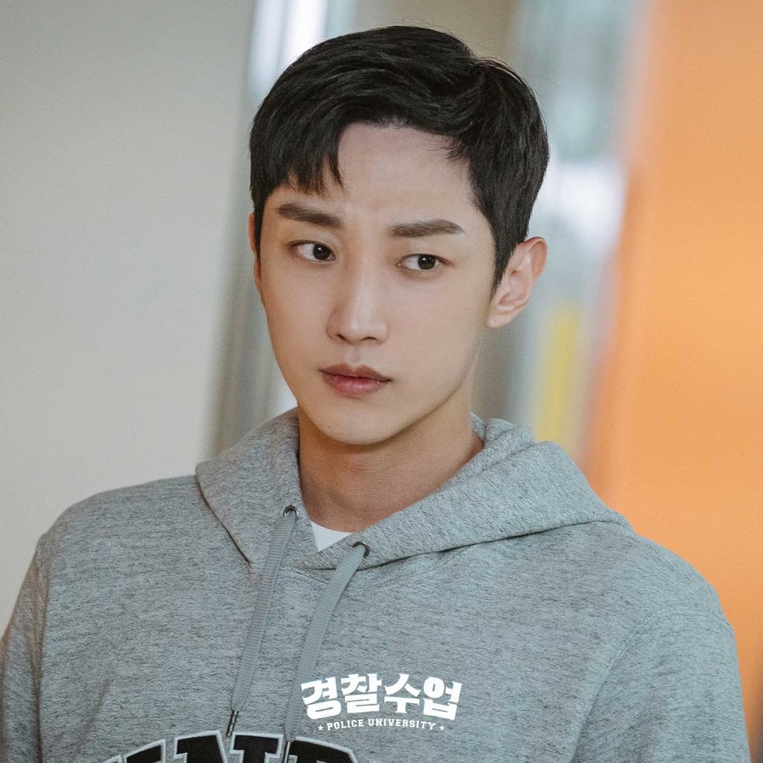 jinyoung, nonton streaming download drakorindo police university sub indo viu