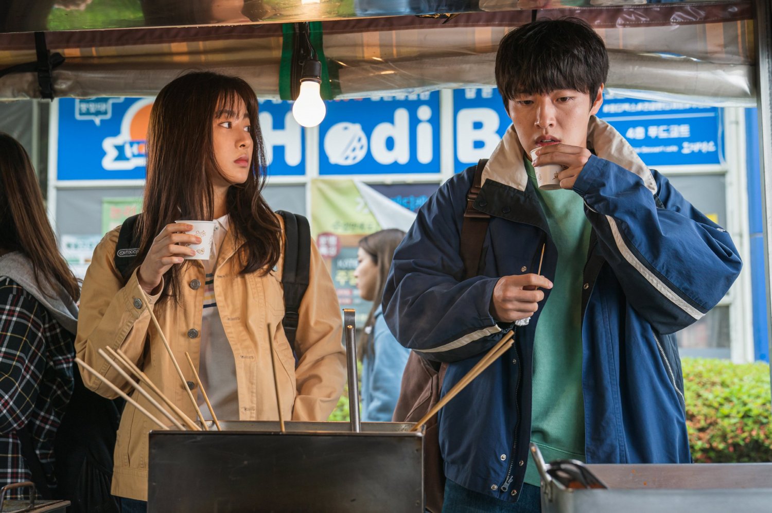 nonton streaming download drakorindo film korea waiting for rain sub indo viu