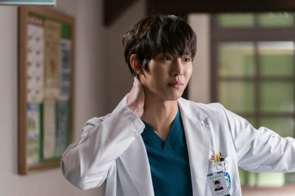ahn hyo seop, nonton streaming download drakorindo dr. romantic 2 sub indo viu