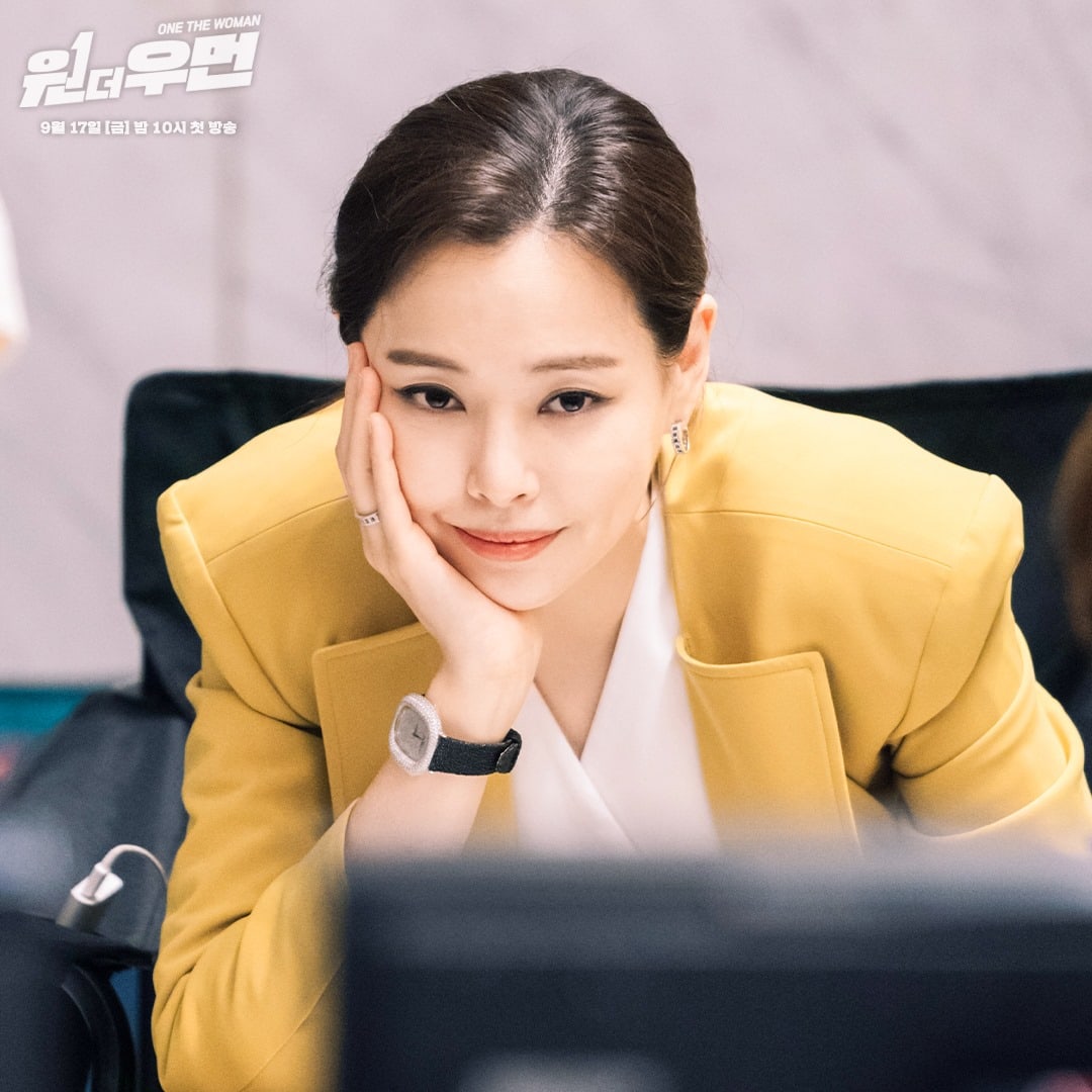 nonton streaming atau download drama korea one the woman sub indo viu