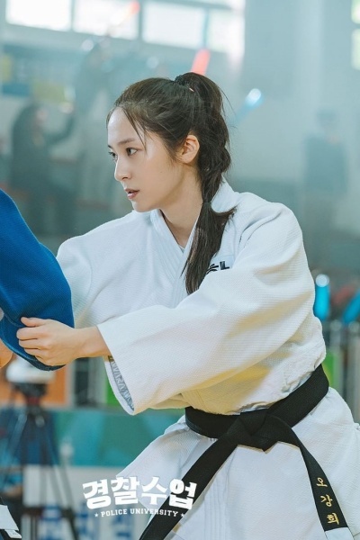 nonton streaming atau download drama korea police university sub indo viu