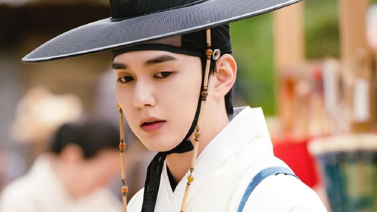 Yoo Seung Ho Tampil Karismatik saat Ujian di When Flowers Bloom, I