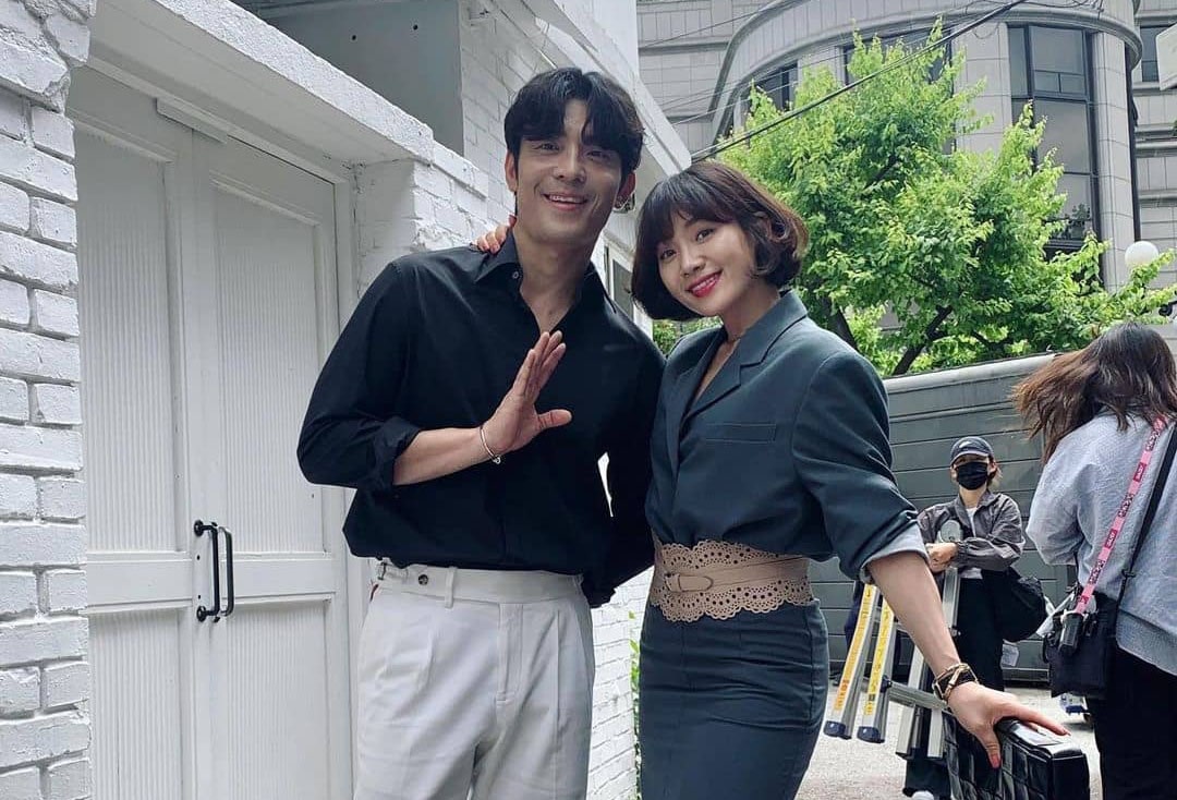 nonton streaming download drakorindo now we are breaking up sub indo viu