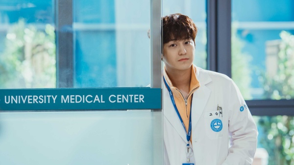 nonton streaming download drakorindo ghost doctor sub indo viu