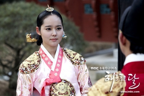 nonton streaming download drakorindo the moon embracing the sun sub indo viu