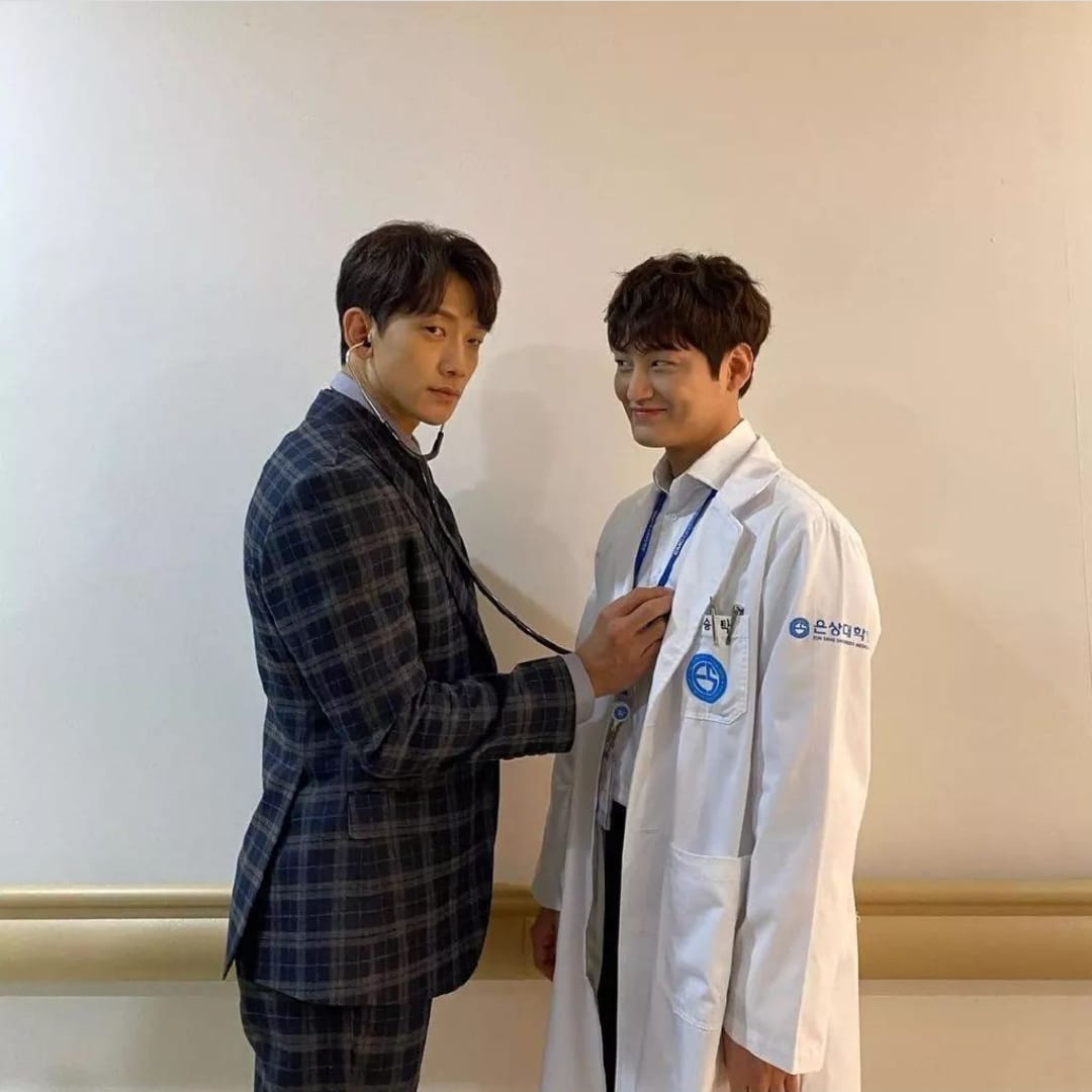 nonton streaming download drakorindo ghost doctor sub indo viu