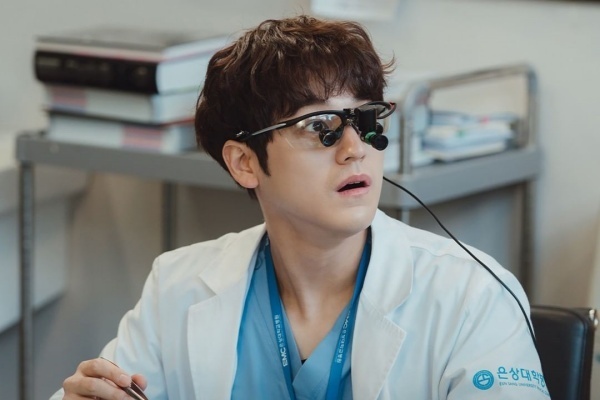 nonton streaming download drakorindo ghost doctor sub indo viu