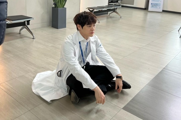 nonton streaming download drakorindo ghost doctor sub indo viu