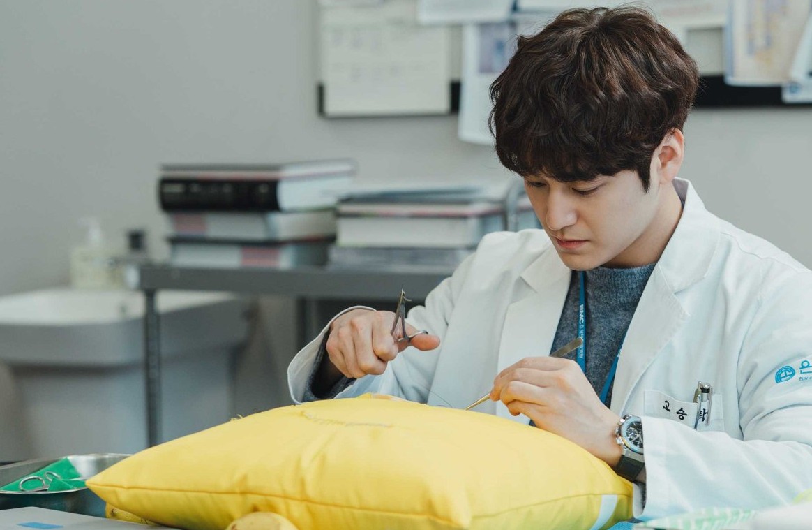 nonton streaming download drakorindo ghost doctor sub indo viu