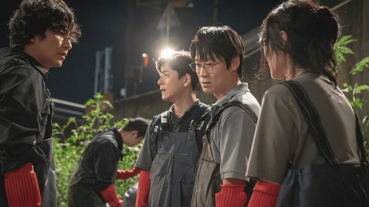 Mereka yang Bikin Alur Cerita Through the Darkness Makin Seru Viu