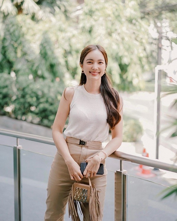 nonton streaming download drama thailand romance from far away sub indo viu