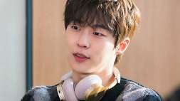 nonton streaming download drakorindo why her sub indo viu