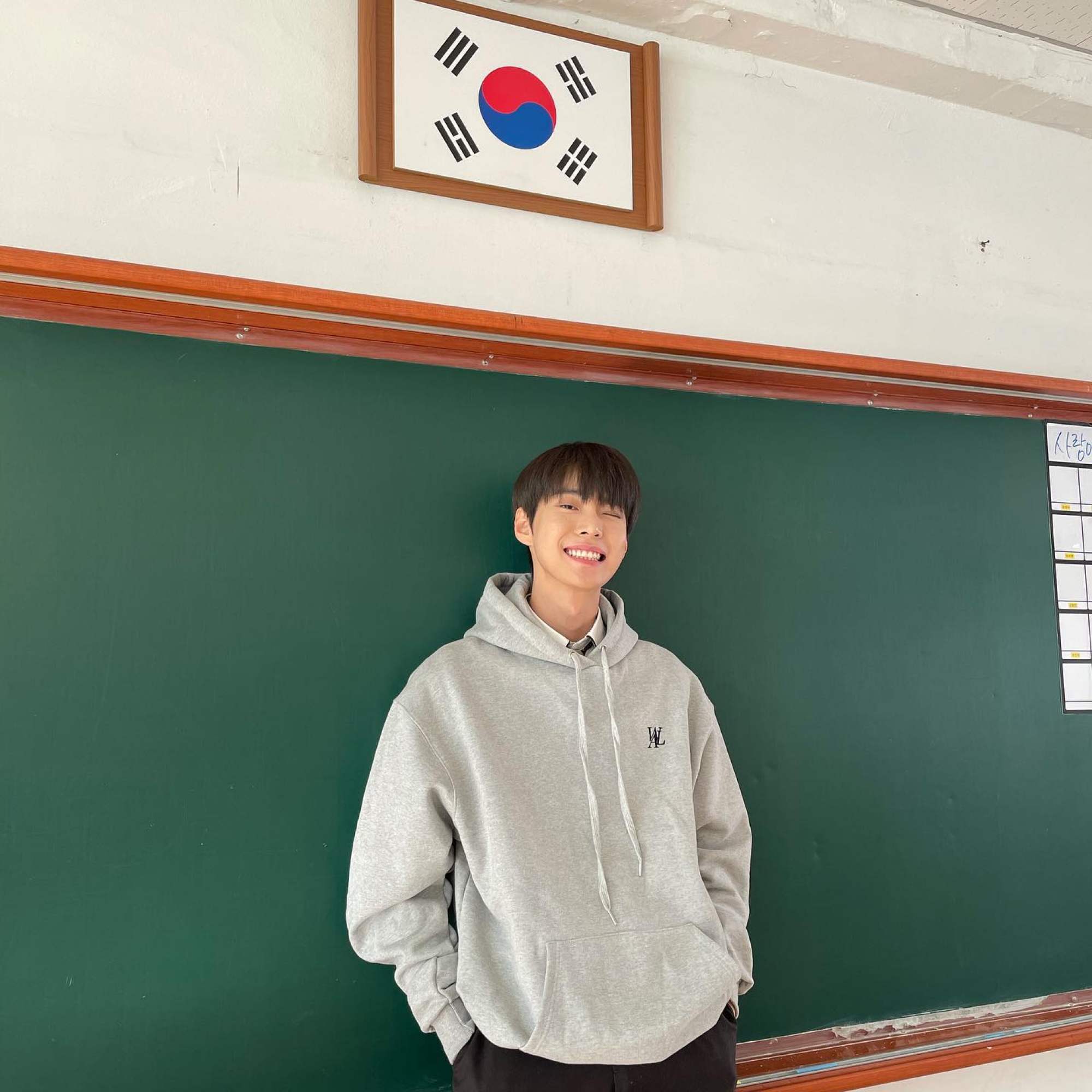 doyoung nct, nonton streaming download drakorindo Dear X Who Doesn’t Love Me sub indo viu