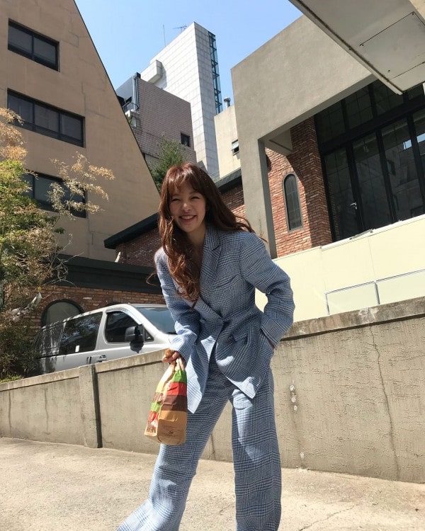 nonton streaming download drakorindo what's wrong with secretary kim sub indo viu