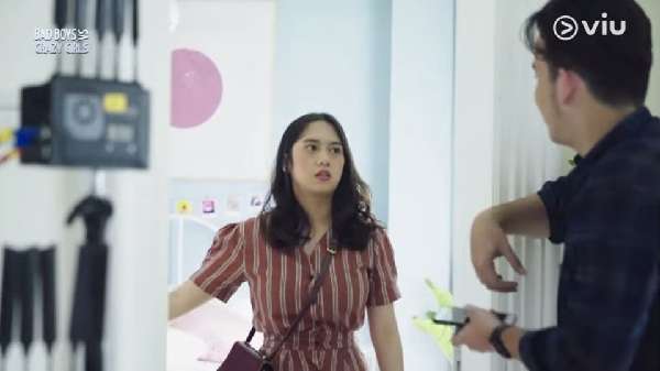 nonton streaming download bad boys vs crazy girls sub indo viu original