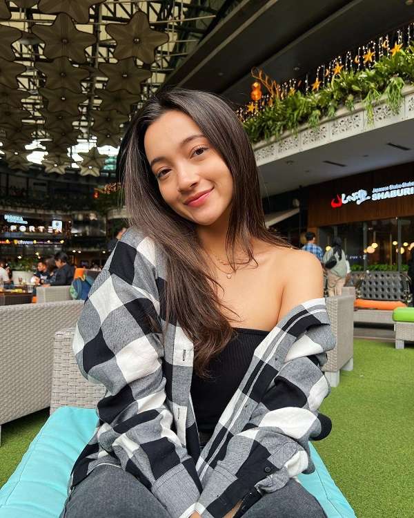 nonton streaming download bad boys vs crazy girls sub indo viu original