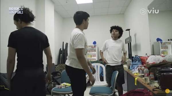 nonton streaming download bad boys vs crazy girls sub indo viu original