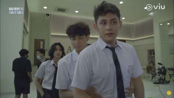 nonton streaming download bad boys vs crazy girls sub indo viu original