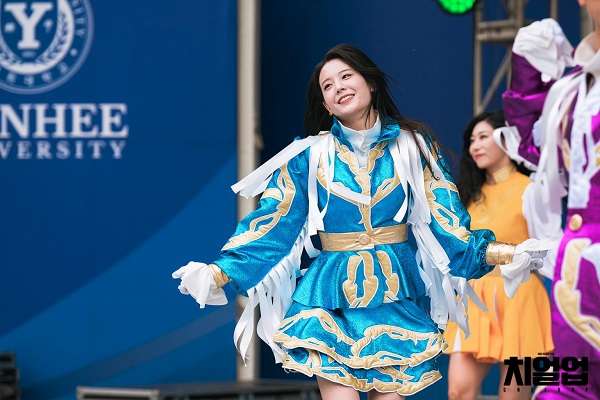 nonton streaming download drakorindo cheer up sub indo viu