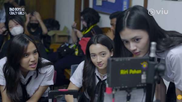 nonton streaming download bad boys vs crazy girls sub indo viu original