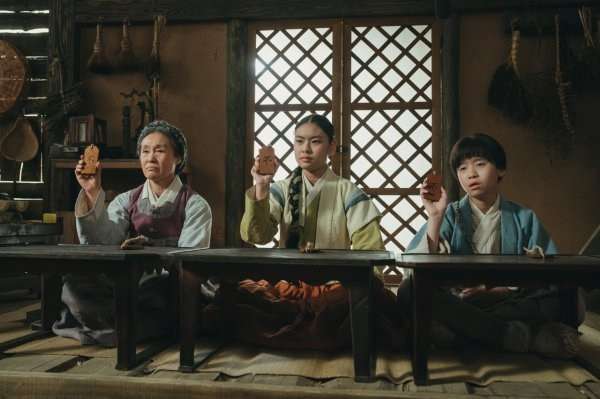 nonton streaming download Poong The Joseon Psychiatrist 2 sub indo viu