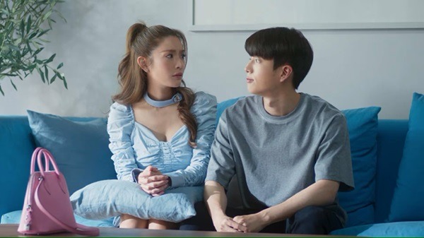 Sinopsis Find Yourself episode 8 mengisahkan Pin memberi tahu Yin bahwa Shane meminta bantuannya untuk meloloskan presentasi proyek WE Design. Mint semakin curiga kalau Yin dan Shane berpacaran. Setelah mendengar cerita Mint, Yang mengajak Mint ke rumahnya untuk memberi tahu ayah dan ibunya. Drama Thailand Find Yourself berkisah tentang Yin (diperankan oleh Aff Taksaorn Paksukcharoen), seorang wanita karir berusia 35 tahun belum pernah memiliki pacar sebelumnya. Sementara dia menyerah pada gagasan menjalin hubungan, Shane (diperankan oleh Nonkul Chanon Santinatornkul) seorang mahasiswa yang menarik bergabung dengan perusahaannya sebagai pemula. Meskipun dia masih muda dan belum berpengalaman di tempat kerja, dia tampaknya berpengalaman dalam memikat wanita. Kemudian cerita dimulai. Sinopsis Find Yourself Episode 8
