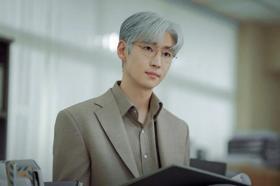 Lee Je-hoon as Yoon Joo-no The Art of Negotiation Viu Korean Drama Kdrama Kdramas TV shows TV series 2025