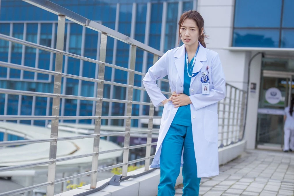 Park Shin-hye as Yoo Hye-jung the doctors viu Korean drama kdrama kdramas medical