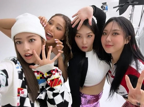 Lee Young Ji LEE Eun Ji Mimi An Yu Jin Earth Arcade 3 뿅뿅 지구오락실3 Viu K Variety Show Korean Reality Show Korean TV show TV series 6