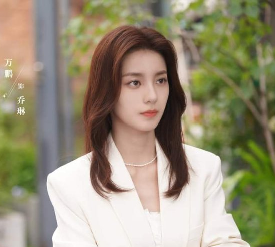 Wan Peng as Qiao Lin, Xu Yan’s older sister Love’s Ambition 许我耀眼 Viu Chinese Dramas C-dramas Romance Asian Drama main