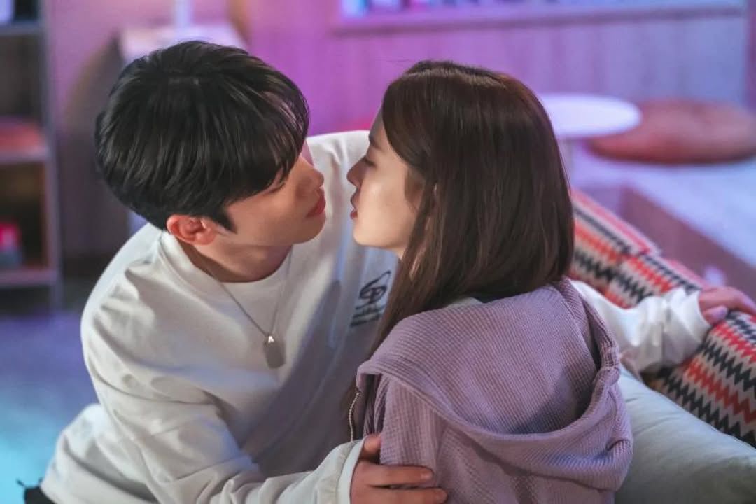 Kim Yo Han Kang Min-Hak Hwang Bo Reum Byeol Joo Yeon-San Kdrama to watch LOVE.exe Viu youth rom com Korean romantic shows online free