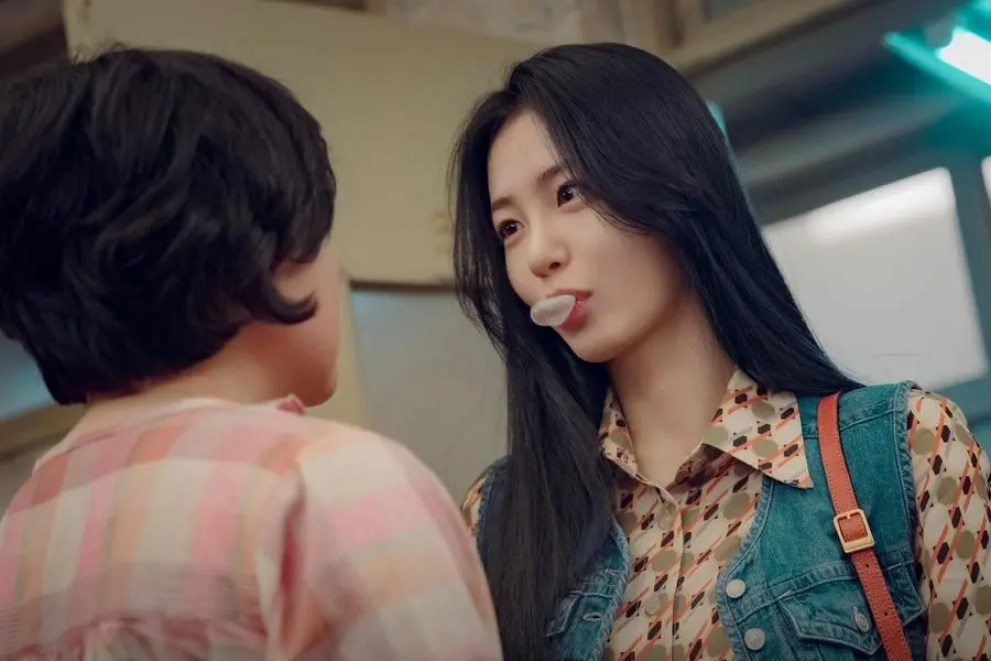 Shin Ye Eun Jong-hee Seo Jong Hui 백번의 추억 A Hundred Memories 백번의 추억 Viu Youth Kdrama TV shows TV series K-drama