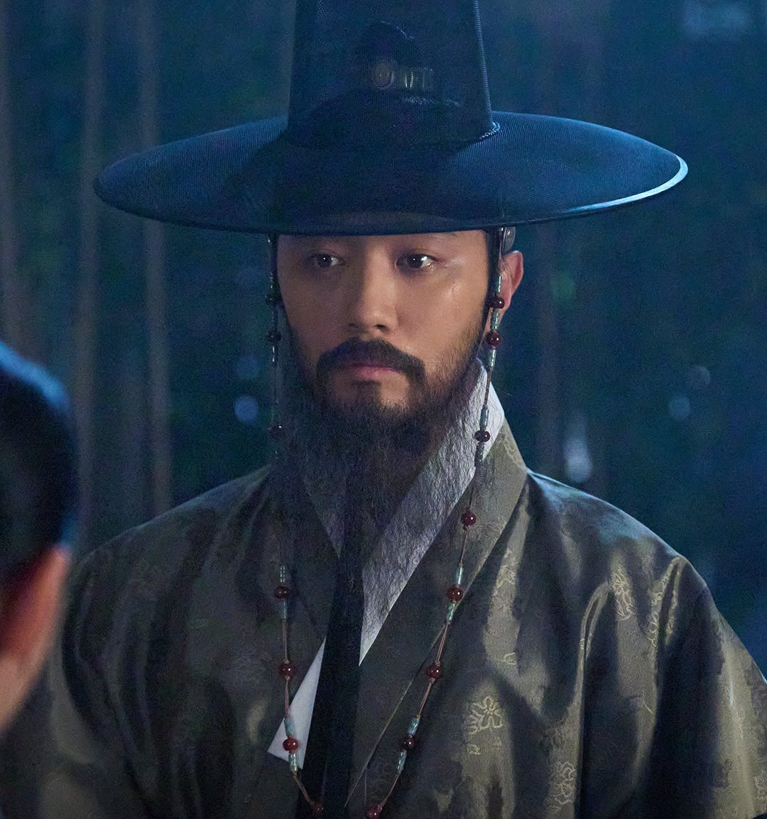 Jin Goo Kim Han Cheol Moon River 이강에는 달이 흐른다 KDrama Viu Sageuk Korean Historical TV shows rom com fantasy romance