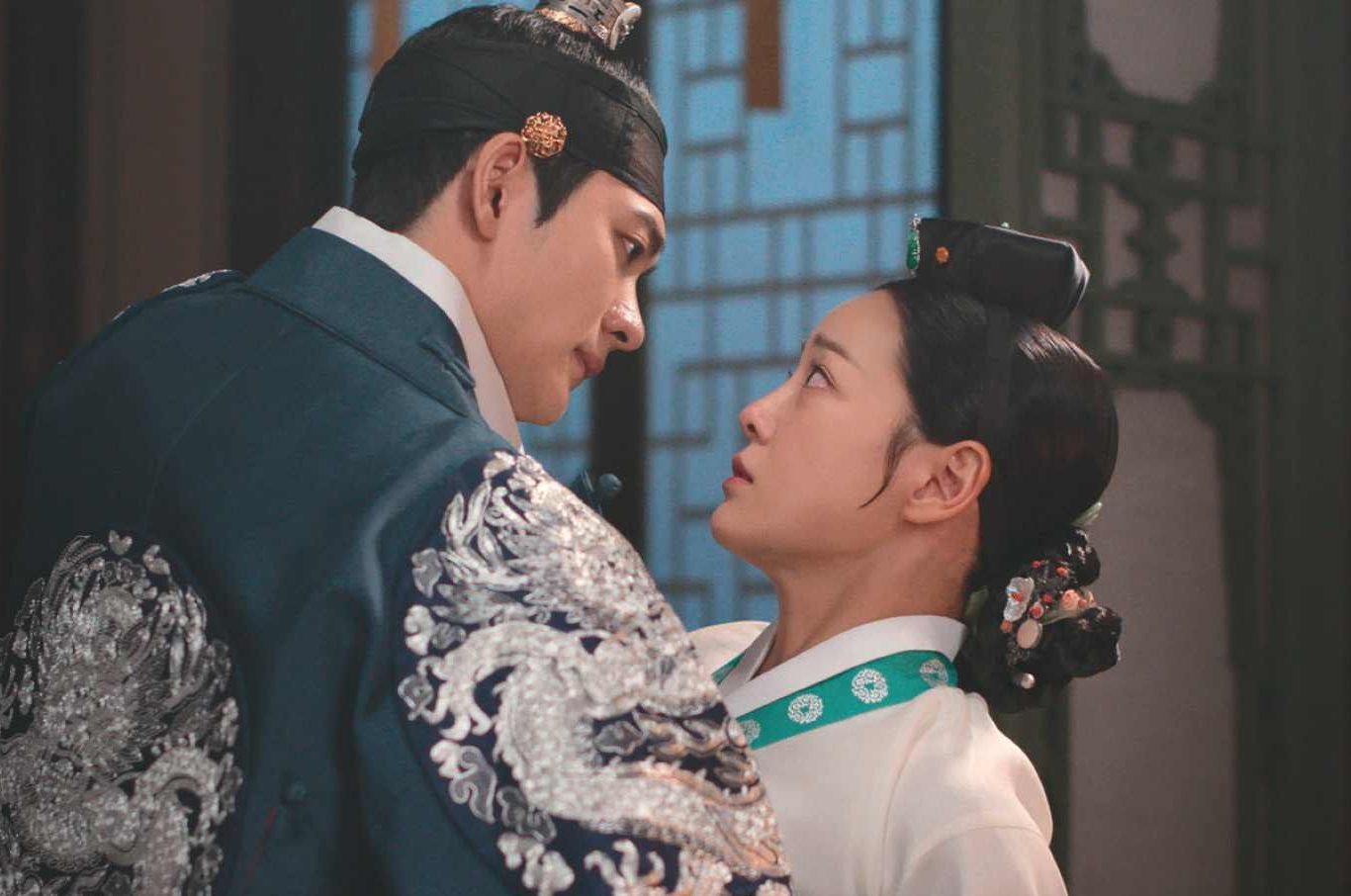 Kang Tae Oh Crown Prince Yi Gang Kim Se Jeong Park Dal I Moon River KDrama Viu Sageuk Korean Historical TV shows rom com fantasy romance -1 이강에는 달이 흐른다 episode 8