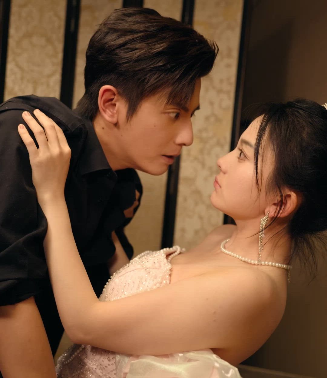 He Cong Rui Gu Heng Ma Qiu Yuan Shen Qing Li Trapped in a Deadly Love 2025Pear Perfect ep24