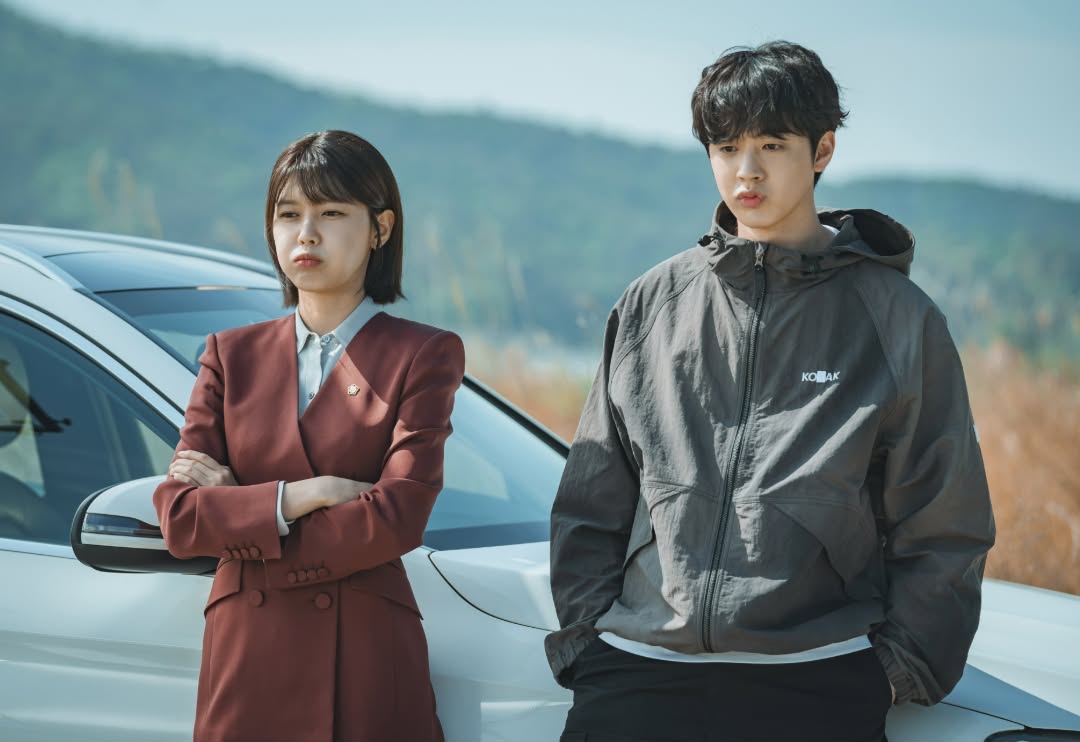 Kim Hyun Jin Park Chung Jae Choi Soo Young Maeng Se NaIdol I 아이돌아이 Viu Kdrama K drama rom com 4