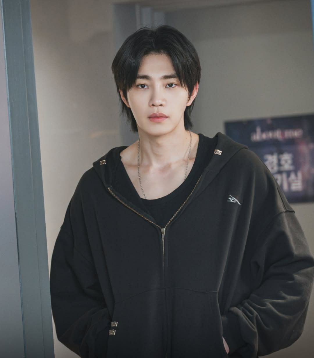 Kim Jae Yeong Kim Jae-young Do Ra Ik Laik Idol I 아이돌아이 Viu Kdrama K drama rom com 7