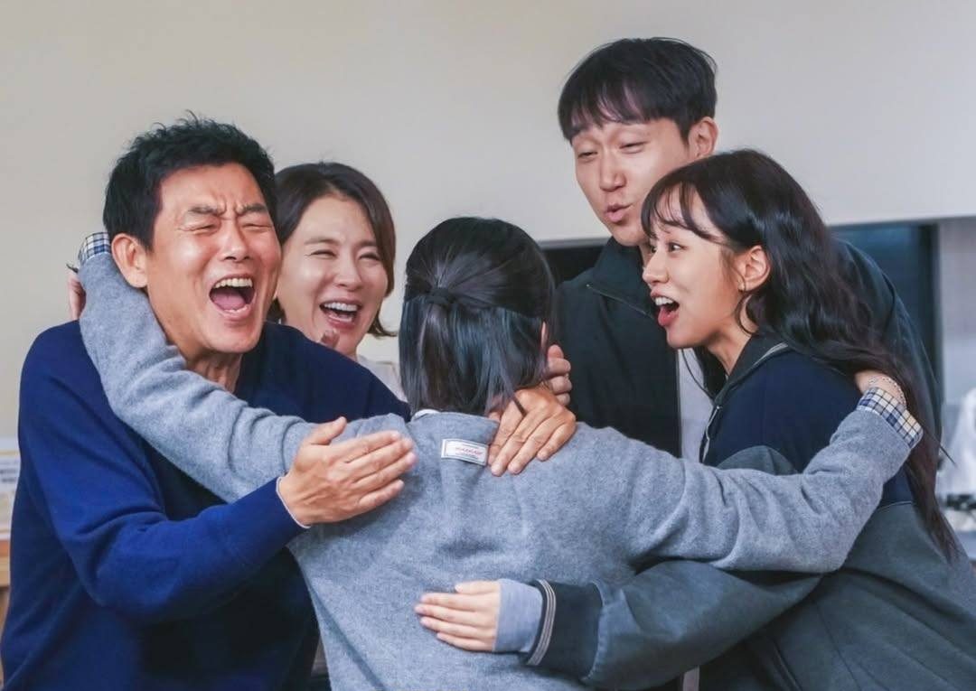 Reply 1988 10th Anniversary reunion viu k variety shows group cast lyy hye-ri 