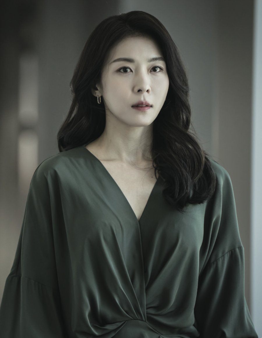 Ha Ji Won Chu Sang A CLIMAX 클라이맥스 viu kdrama political thriller korean to watch online for free 11