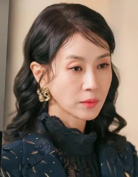 Kim Hee Jung O Jeong Ran [Tae Ho's wife : Adele Gallery's director]붉은 진주, 红色珍珠, Red Pearl, PARK Jin Hee, NAM Sang Ji, Romance, Family dramas, KBS, Korean Dramas, Kdramas Pearl in Red cast