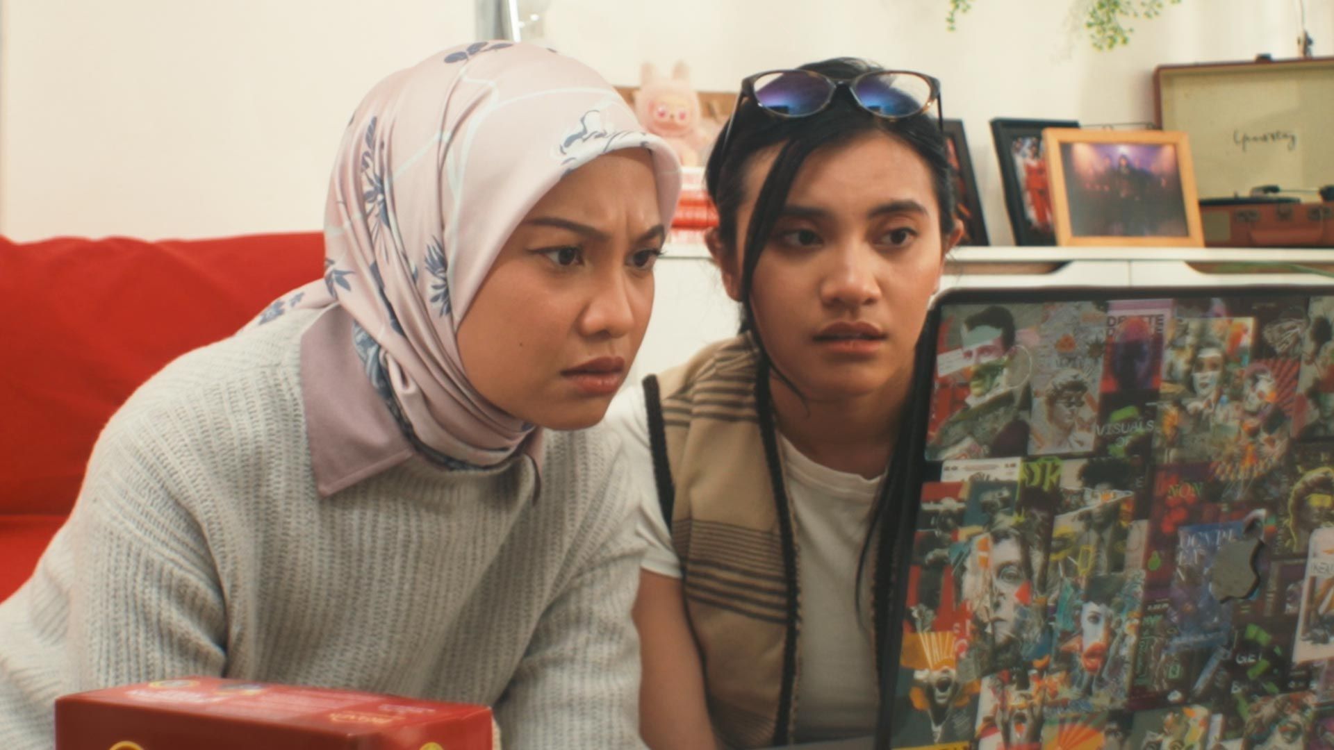 Raya Off-Key , Di Sebalik Cahaya Raya, Indigo Films, Malay Dramas, Fresh Releases, Friendship, Romantic Comedy, Nabila Razali, Aizat Saha, Aila Azizul episode ep2
