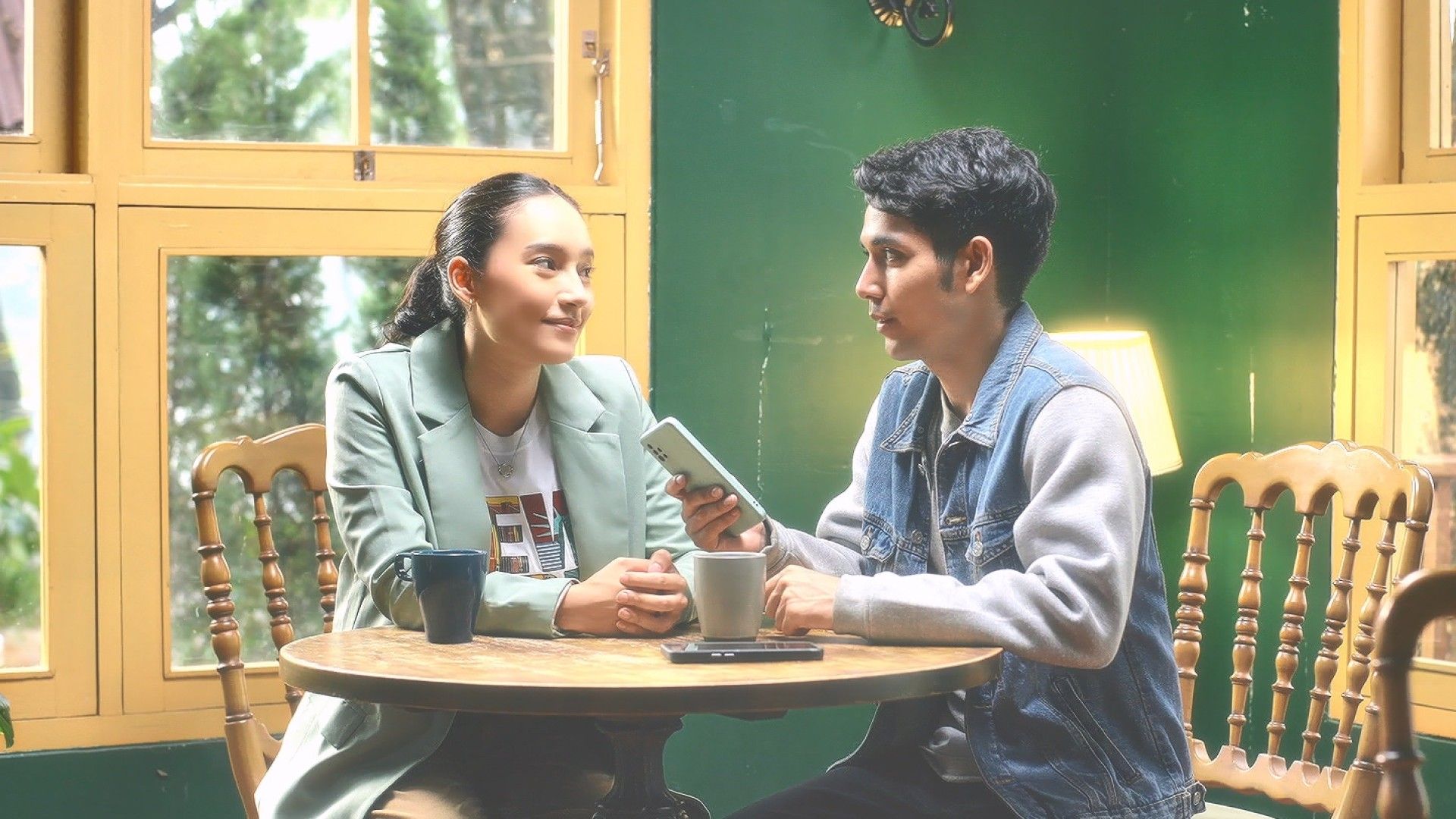 When Young Love Strikes!, TIBA-TIBA BRONDONG, Asian Dramas, Indonesian Dramas, KMK, Fresh Releases, Romance, Tatjana Saphira, Fadi Alaydrus -4