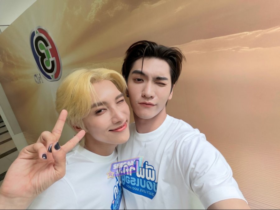 Crazy Love, Moo-Moo! พี่ฟากชอบเธอมู่ Fresh Releases Local Viu Original LGBTQ+ Thai BL Drama Rom com Boss Chaikamon Sermsongwittaya Noeul Nuttarat Tangwai selfie bts